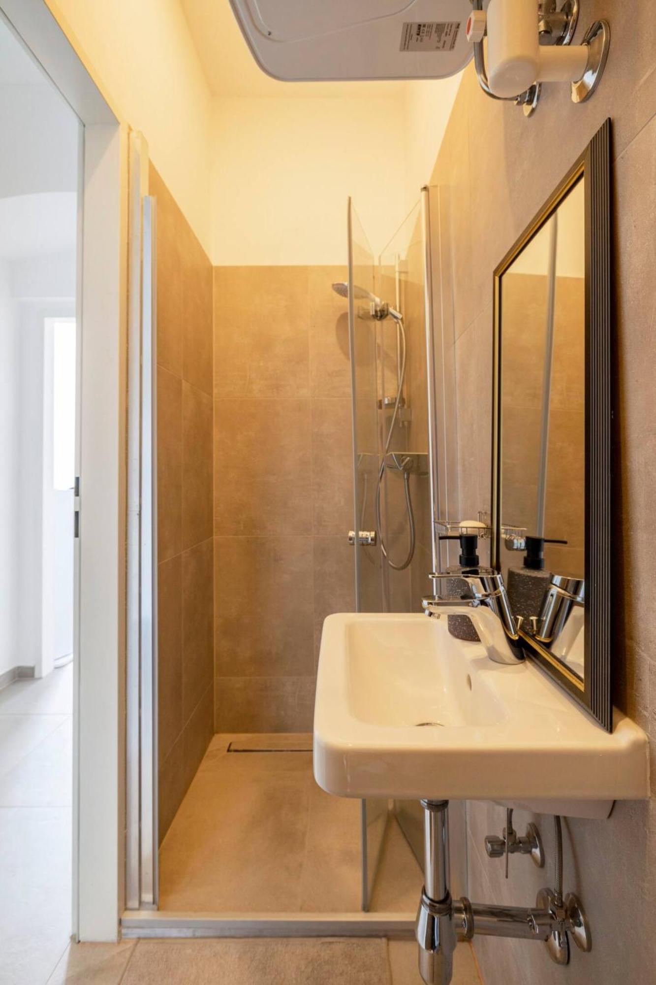 Apartment Near Schoenbrunn & Metro Wien Ngoại thất bức ảnh
