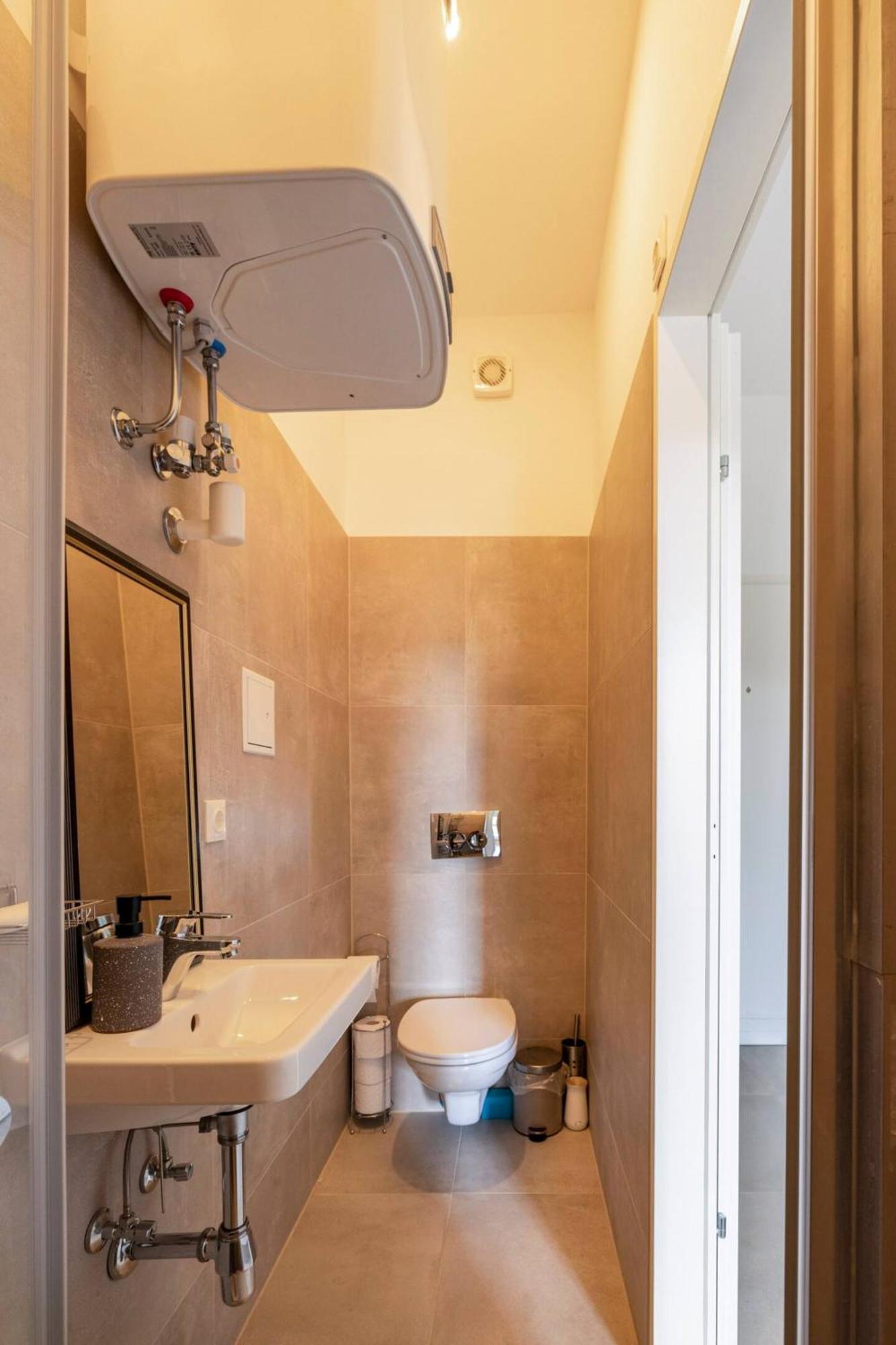 Apartment Near Schoenbrunn & Metro Wien Ngoại thất bức ảnh
