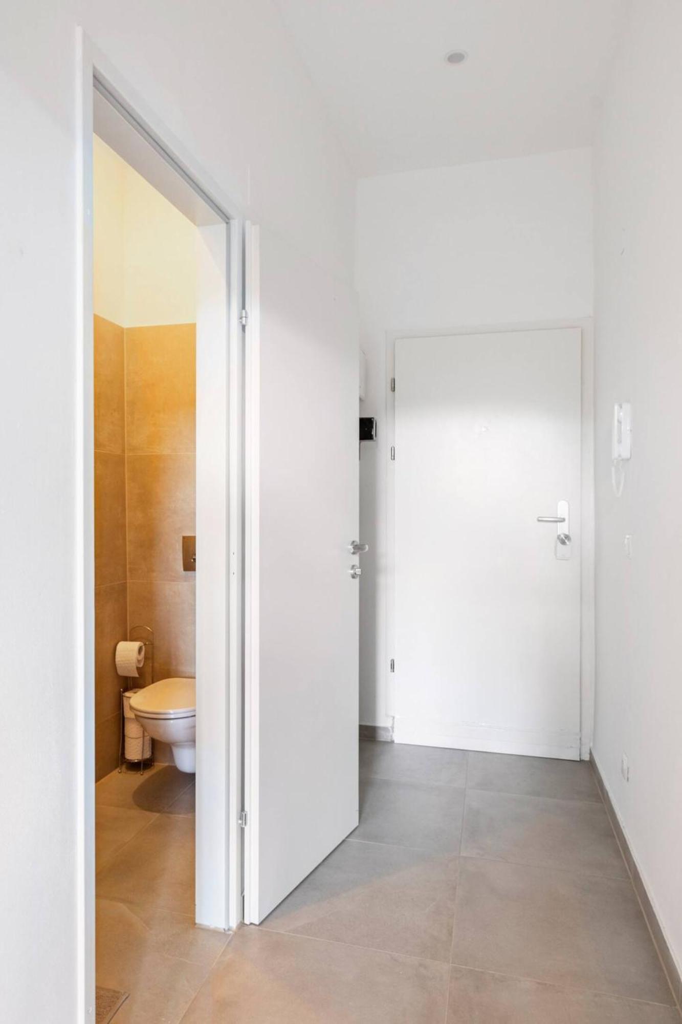 Apartment Near Schoenbrunn & Metro Wien Ngoại thất bức ảnh